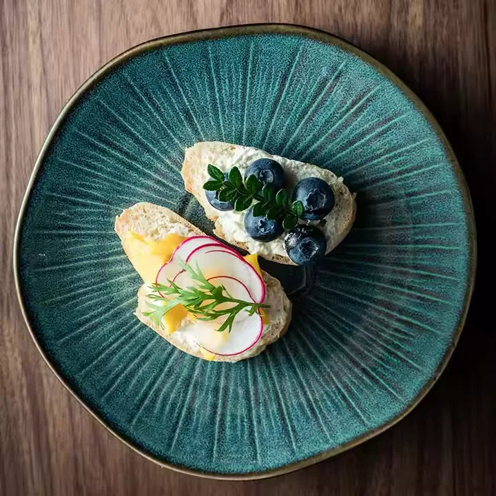 Ceramic Oak Shallow Plate Aurora Green